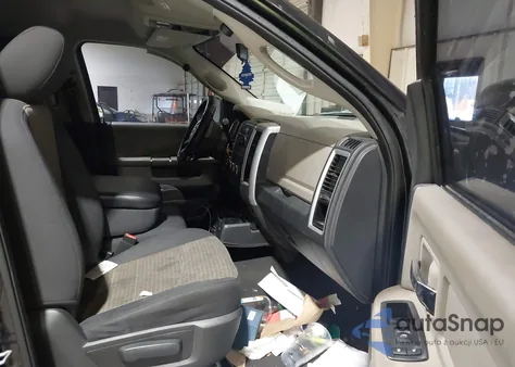 2010 Dodge Ram 1500 Slt/Sport/Trx z USA, uszkodzony, nr VIN 1D7RV1GP2AS109783